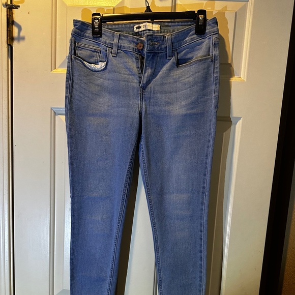 Levi's Size 29 Light Wash Skinny Jeans - Picture 1 of 8